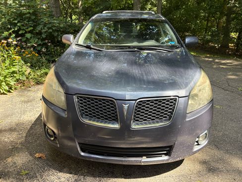 Used 2009 Pontiac Vibe AWD w/ Preferred Package image 2