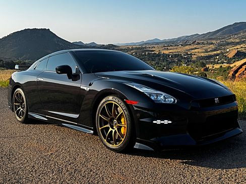 Used 2024 Nissan GT-R w/ Floor Mat Package AWD/4WD image 23