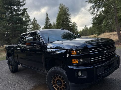 Used 2016 Chevrolet Silverado 2500 LTZ w/ Duramax Plus Package AWD/4WD image 4