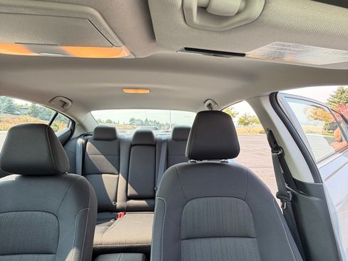 Used 2023 Nissan Altima 2.5 SV FWD image 8