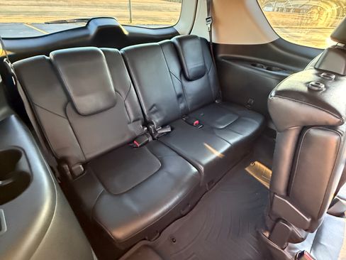 Used 2016 INFINITI QX80 Sport Utility 4D w/ 22" Wheel Package image 16