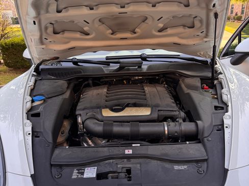 Used 2014 Porsche Cayenne AWD/4WD image 14