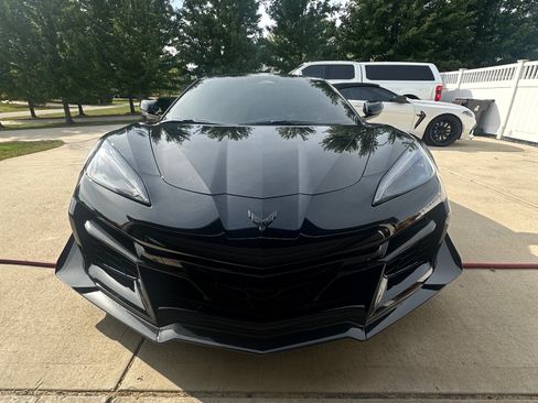 Used 2025 Chevrolet Corvette Z06 w/ Stealth Interior Trim Package RWD image 4