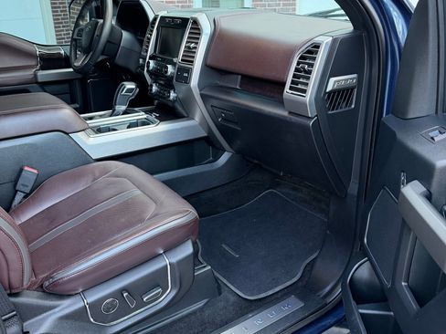 Used 2015 Ford F150 Platinum w/ Equipment Group 701A Luxury AWD/4WD image 9
