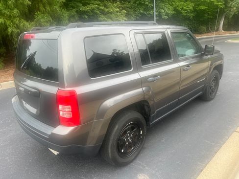 Used 2017 Jeep Patriot Sport AWD/4WD image 6