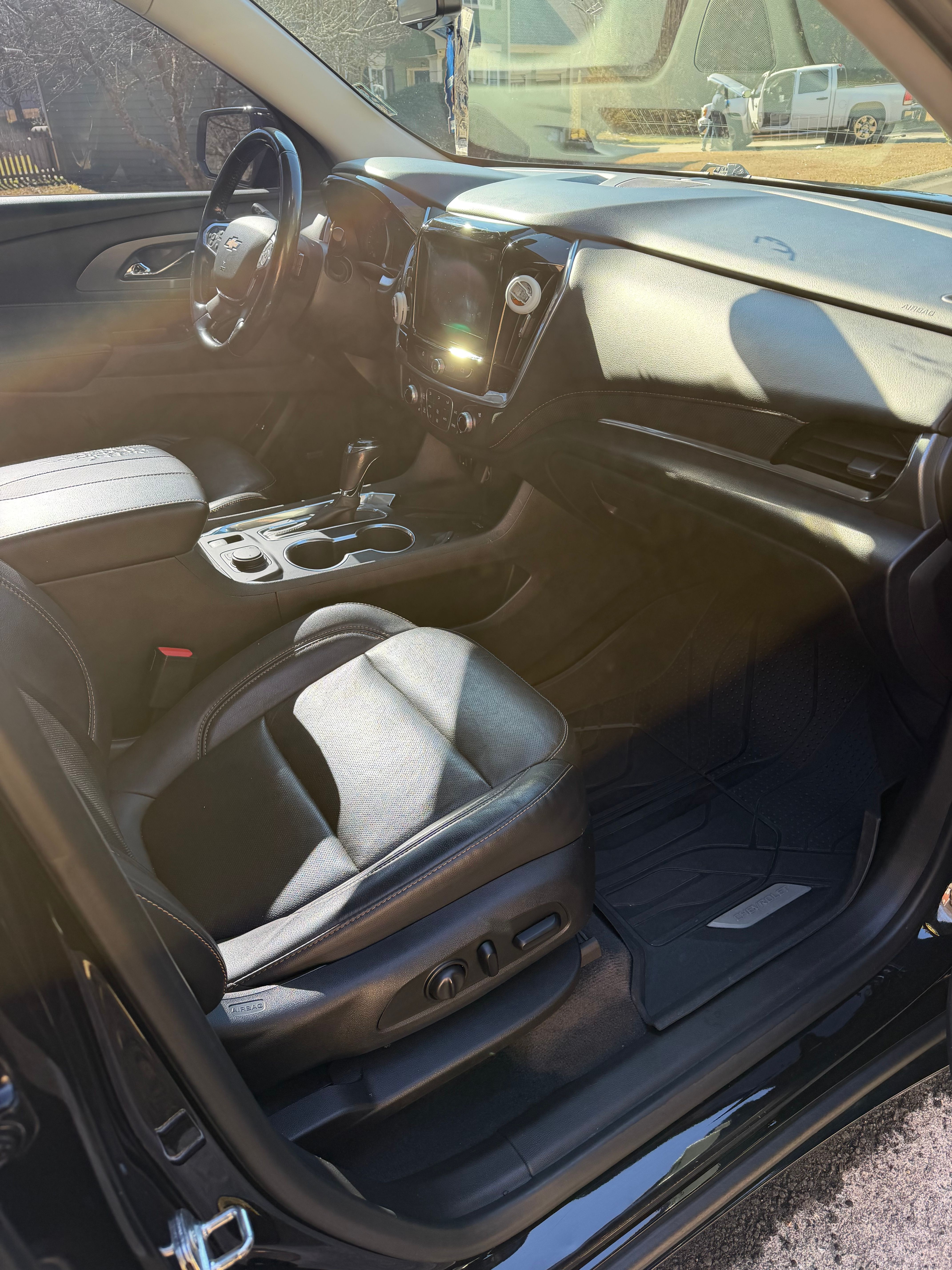 Used 2019 Chevrolet Traverse Premier w/ Redline Edition FWD image 12