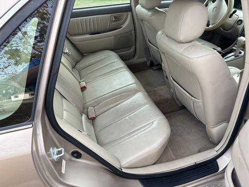 Used 2001 Toyota Avalon XLS image 6