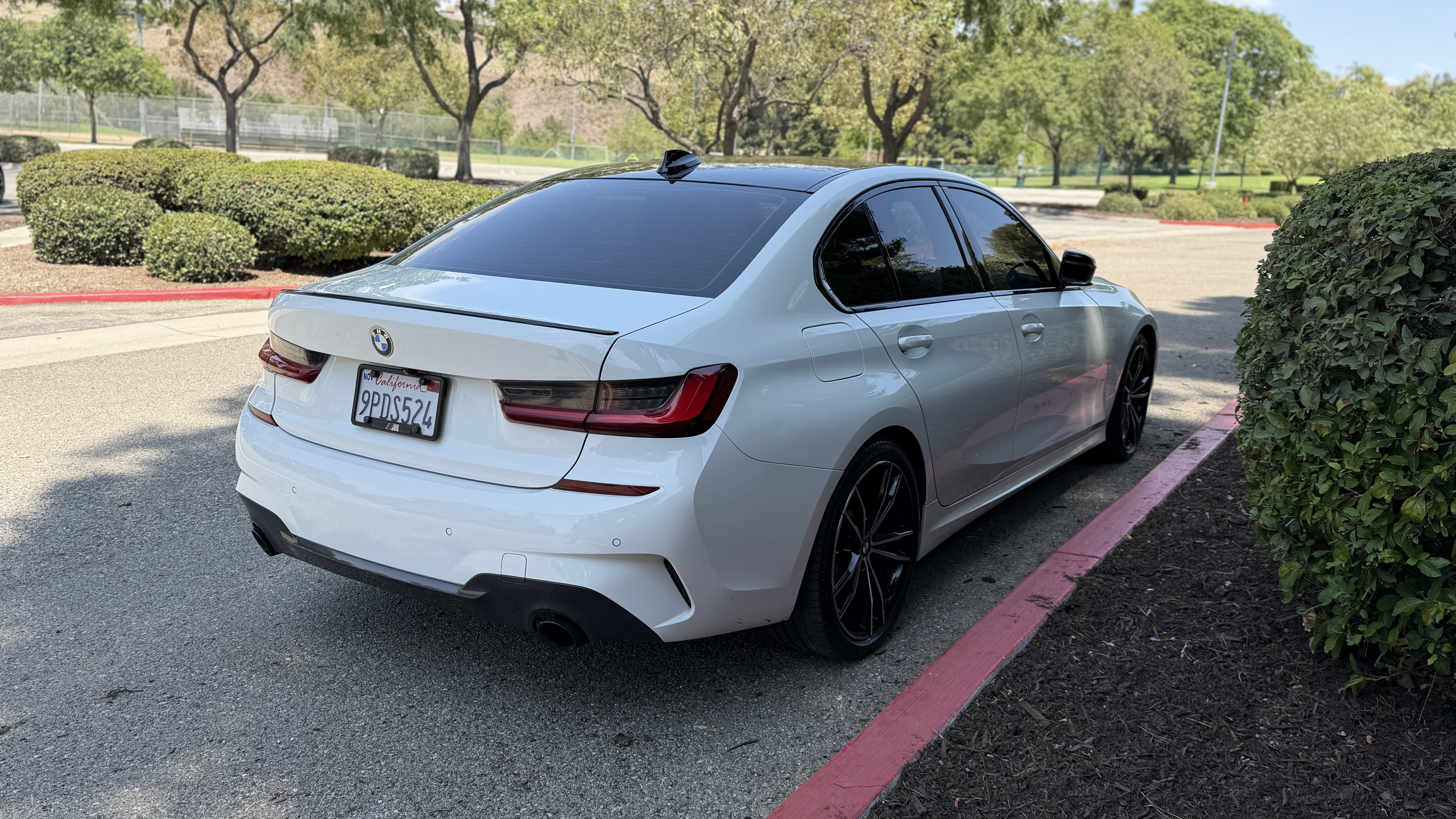 Used 2022 BMW 330i Sedan w/ M Sport Package RWD image 11