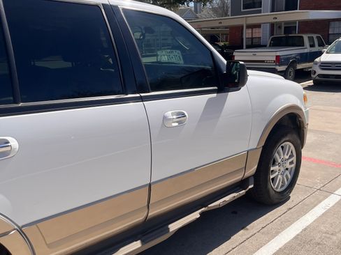 Used 2012 Ford Expedition XLT image 8