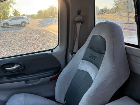 Used 2003 Ford F150 Lightning image 6