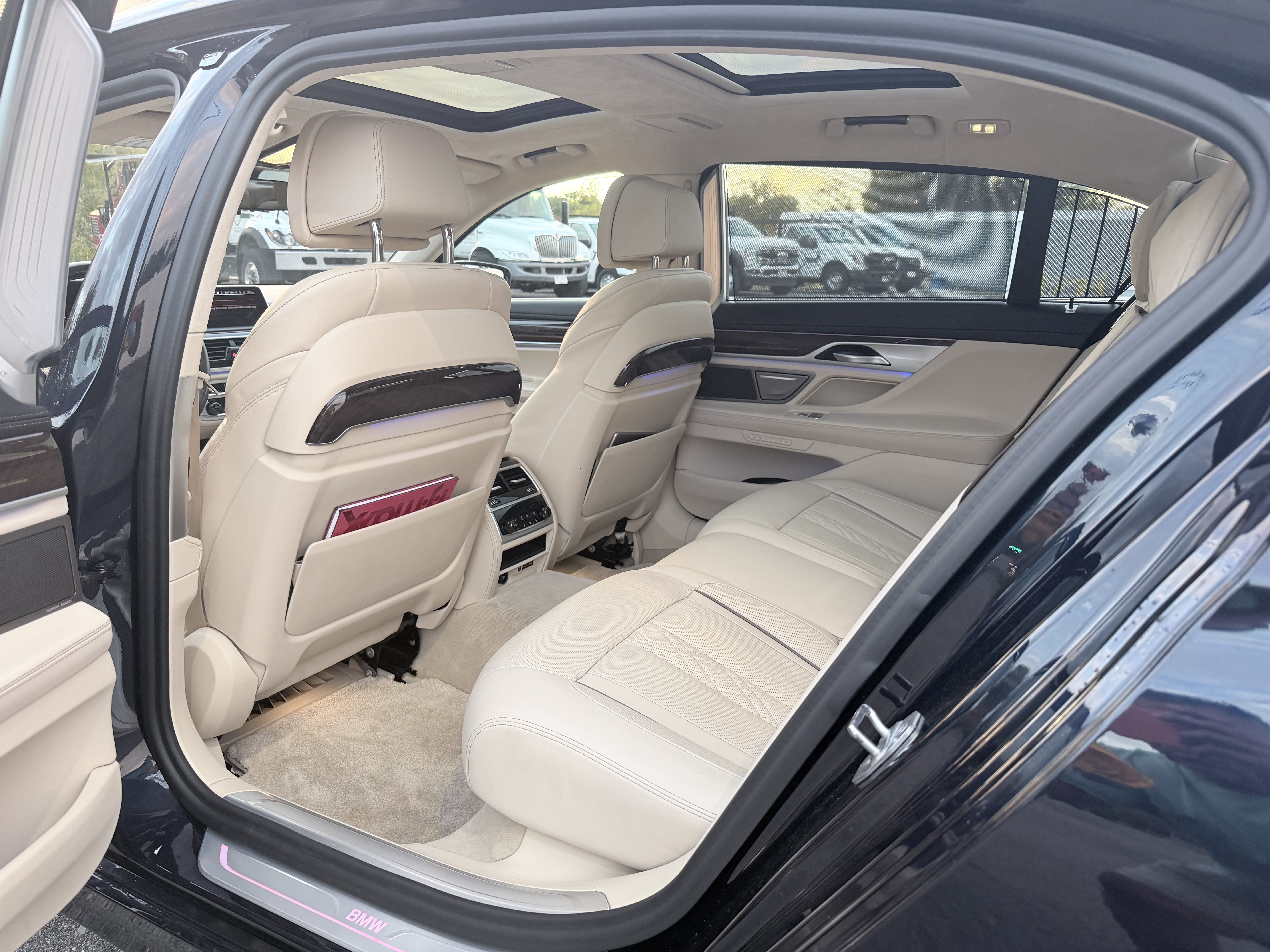 Used 2020 BMW 750i xDrive w/ Luxury Rear Seating Package AWD/4WD image 13