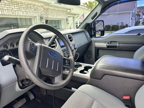 Used 2016 Ford F250 XLT w/ XLT Premium Package image 6