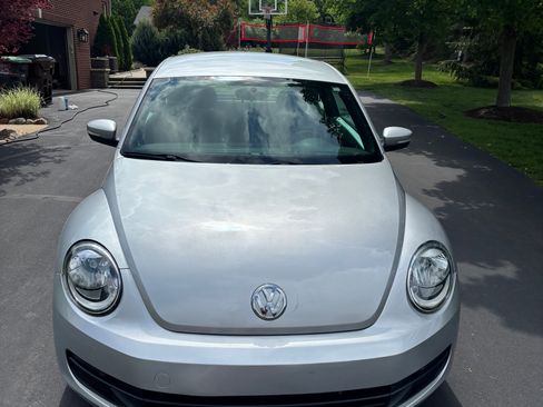 Used 2013 Volkswagen Beetle 2.5 FWD image 4