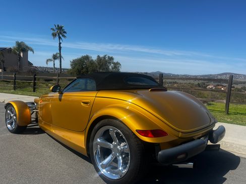 Used 2002 Chrysler Prowler RWD image 9