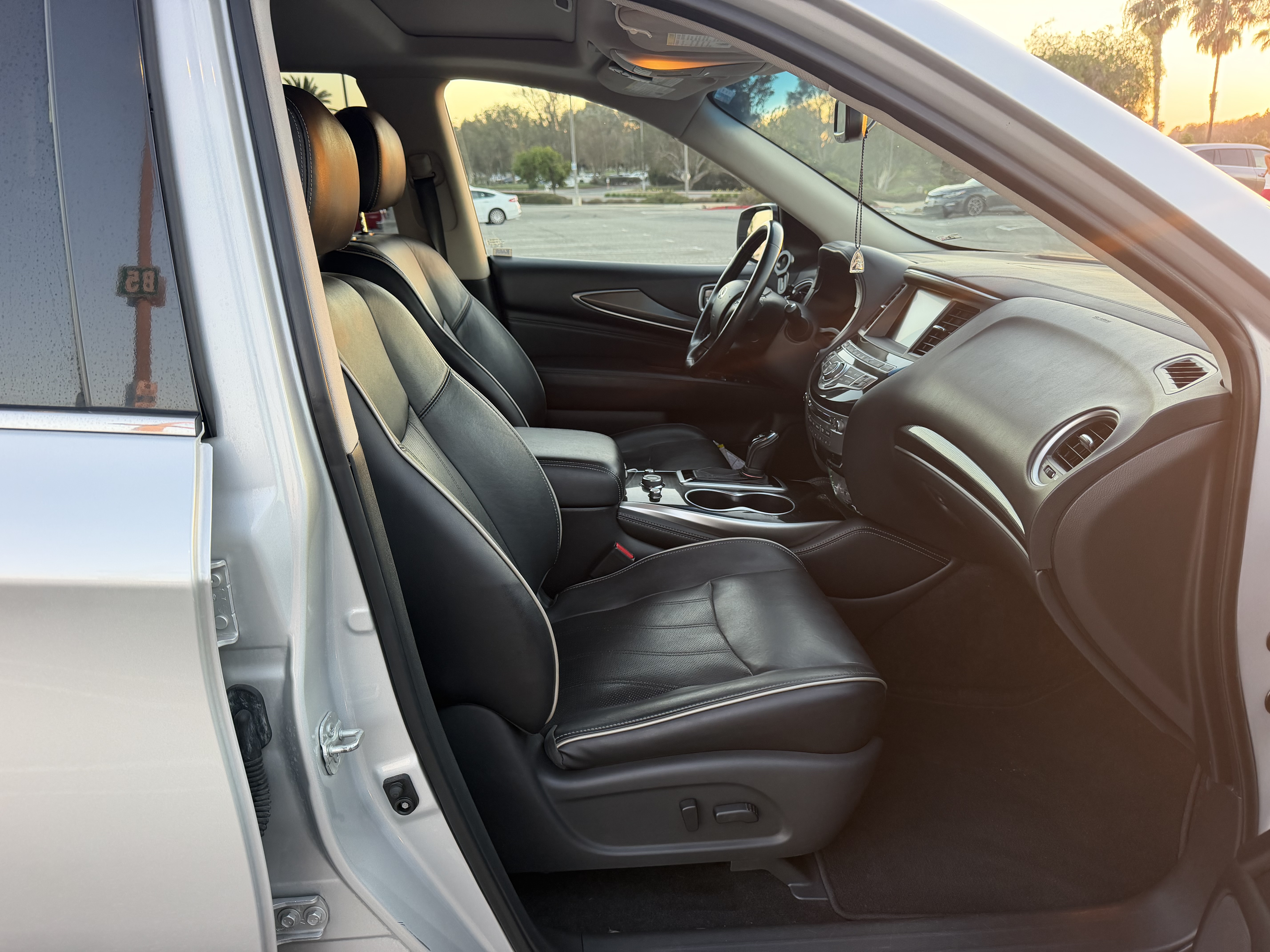 Used 2018 INFINITI QX60 Luxe AWD/4WD image 8