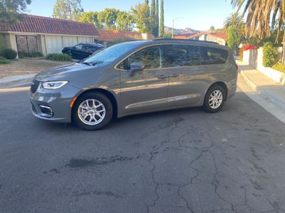 Used 2022 Chrysler Pacifica Touring-L