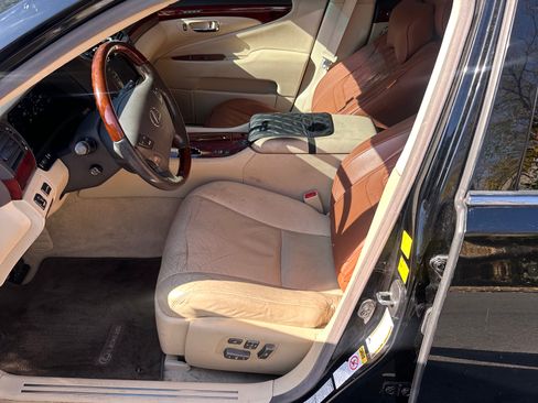 Used 2011 Lexus LS 460 AWD image 2