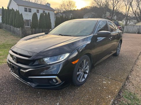 Used 2019 Honda Civic EX image 4