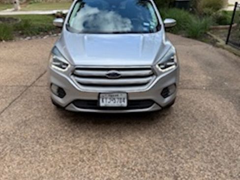 Used 2018 Ford Escape Titanium w/ Ford Safe & Smart Package image 2