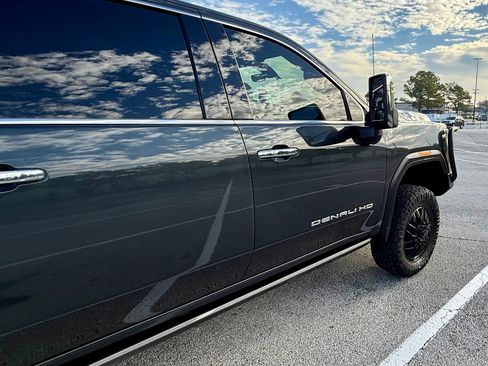 Used 2023 GMC Sierra 3500 Denali w/ Denali Ultimate Package image 14