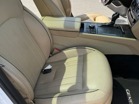 Used 2015 Hyundai Genesis 3.8 w/ Option Group 04 image 25