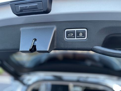 Used 2023 Kia Sorento EX image 8