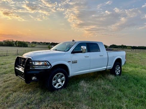 Used 2016 RAM 2500 Laramie w/ Convenience Group image 2
