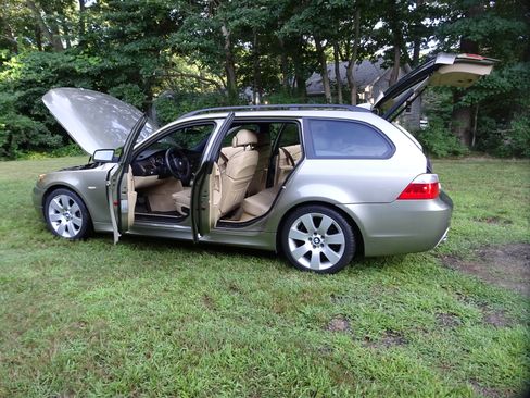 Used 2007 BMW 530xi Wagon AWD/4WD image 14