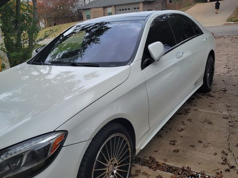 Used 2017 Mercedes-Benz S 550 Sedan image 2
