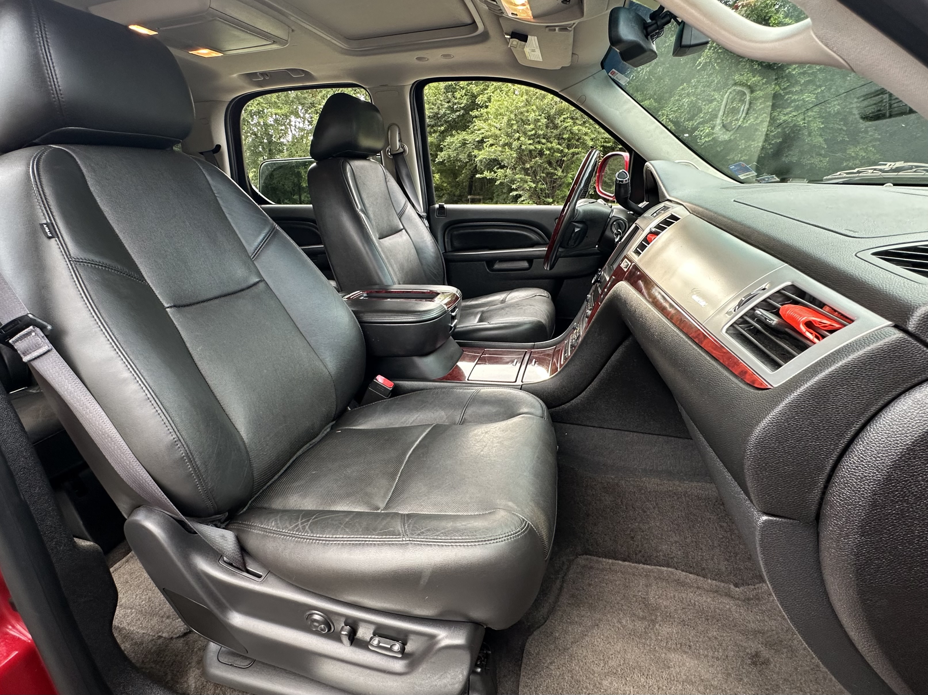 Used 2013 Cadillac Escalade Premium AWD/4WD image 15