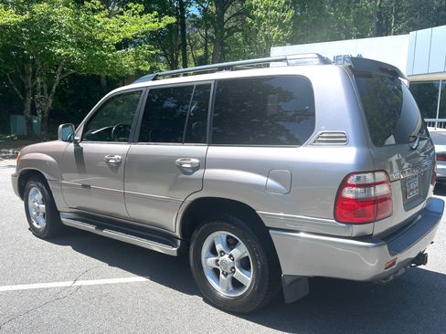 Used 2005 Toyota Land Cruiser AWD/4WD image 14