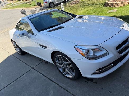 Used 2015 Mercedes-Benz SLK 250 image 11