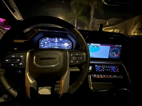 Used 2024 GMC Sierra 2500 Denali w/ Denali Reserve Package image 14