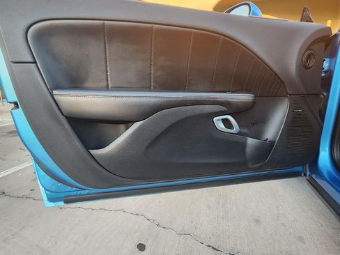 Used 2015 Dodge Challenger R/T Plus image 29