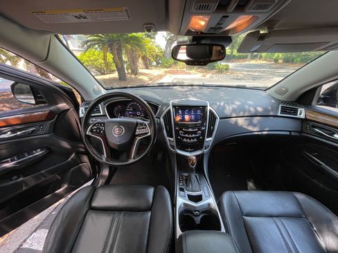 Used 2014 Cadillac SRX Luxury w/ Driver Awareness Package FWD image 9