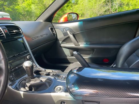 Used 2005 Chevrolet Corvette Convertible w/ Preferred Equipment Group RWD image 10