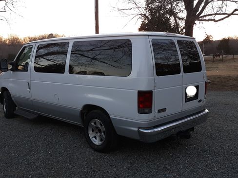 Used 2006 Ford E-150 and Econoline 150 Wagon image 4