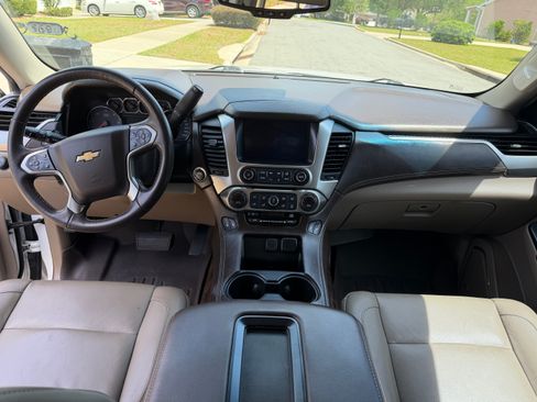 Used 2019 Chevrolet Suburban LT w/ Luxury Package RWD image 6