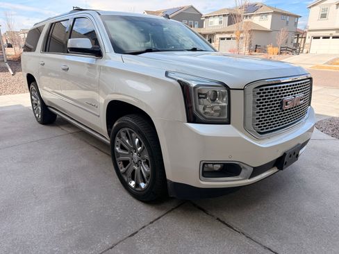 Used 2015 GMC Yukon XL Denali w/ Touring Package image 4