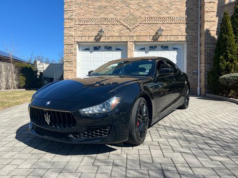 Used 2018 Maserati Ghibli S Q4 image 1