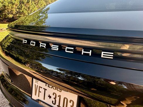 Used 2024 Porsche Panamera image 23