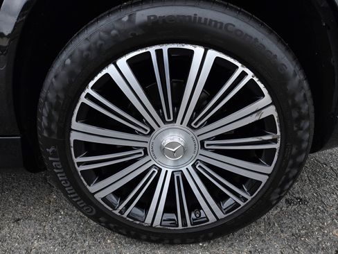 Used 2023 Mercedes-Benz Maybach GLS 600 4MATIC image 22