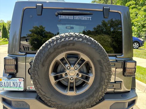 Used 2016 Jeep Wrangler Unlimited Sahara AWD/4WD image 2