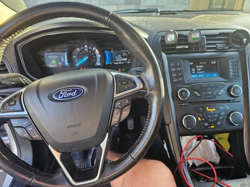 Used 2018 Ford Fusion SE w/ Equipment Group 601A image 9