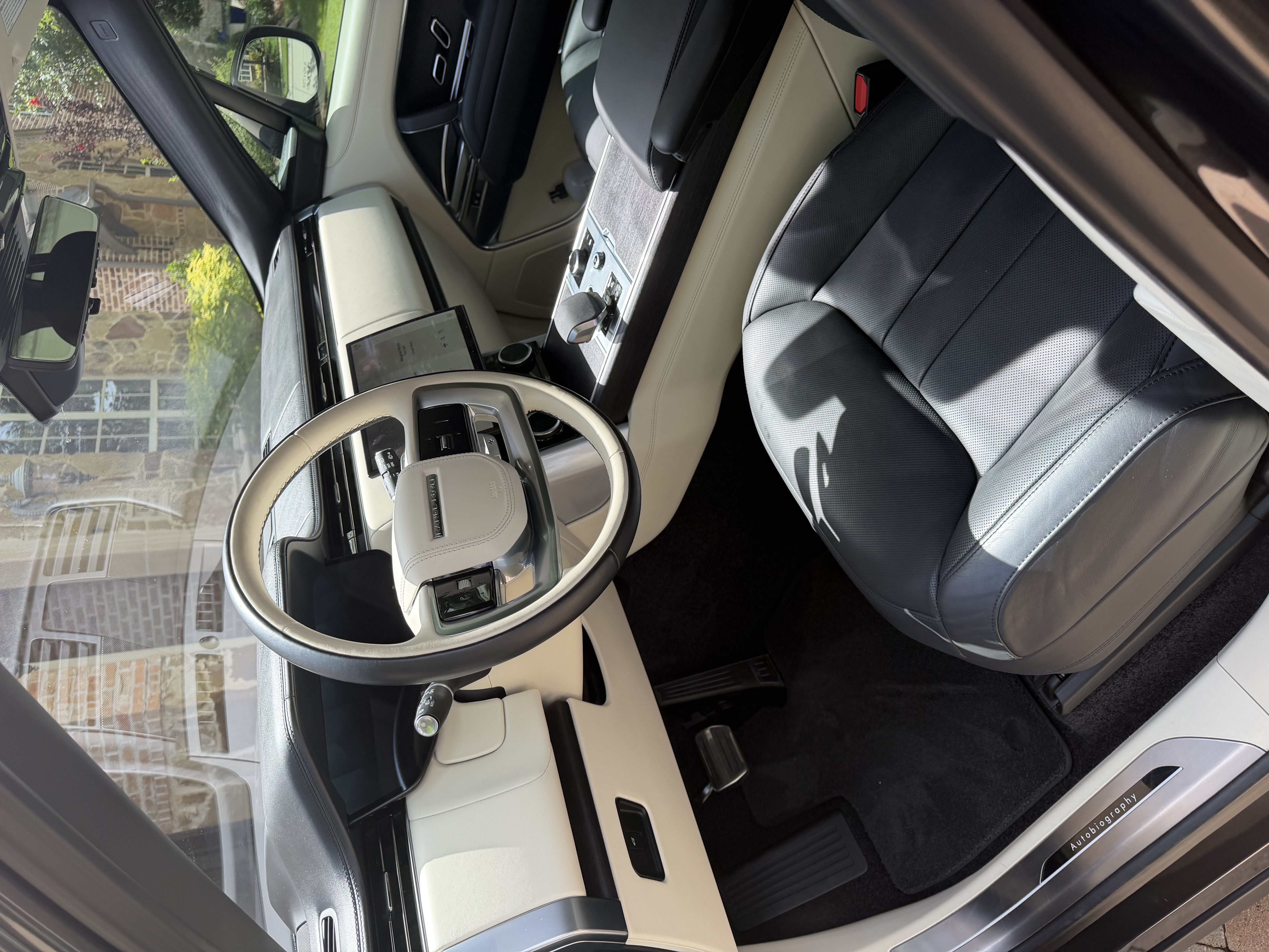 Used 2023 Land Rover Range Rover Autobiography AWD/4WD image 8