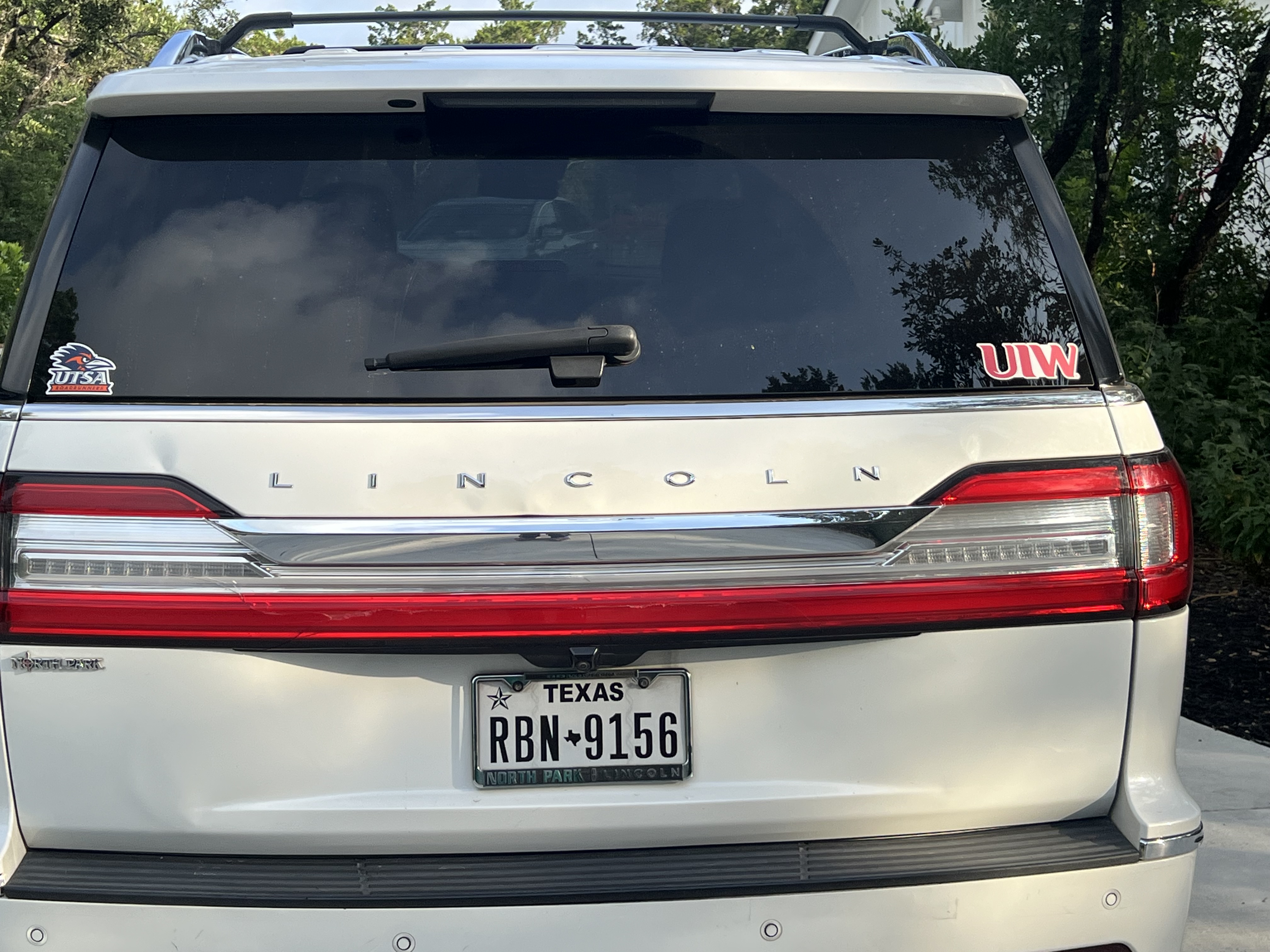 Used 2020 Lincoln Navigator Reserve w/ Luxury Package RWD image 10