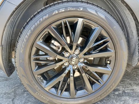Used 2020 Kia Telluride SX w/ Towing Package FWD image 9