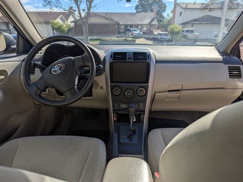 Used 2013 Toyota Corolla LE Special Edition image 9