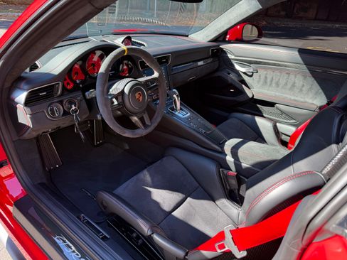 Used 2019 Porsche 911 GT3 RS image 8