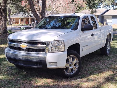 Used 2007 Chevrolet Silverado 1500 LT w/ 1LT Convenience Package image 1